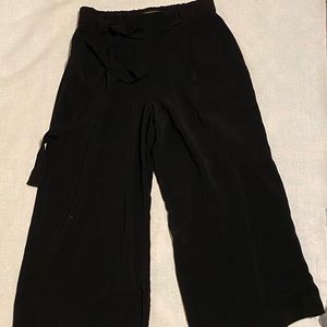 Cropped baggy pants from Zara